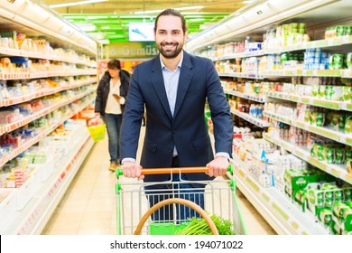 6,519 Man pushing trolley cart Images, Stock Photos & Vectors ...