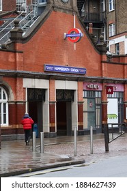 146 Hammersmith Tube Station Images, Stock Photos & Vectors | Shutterstock