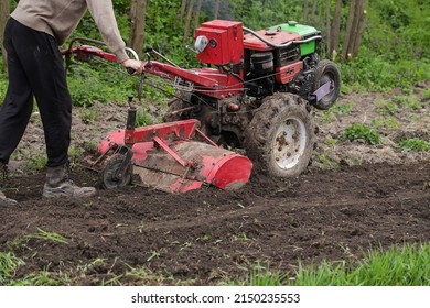 612 Engine Ploughing Man Images, Stock Photos & Vectors | Shutterstock