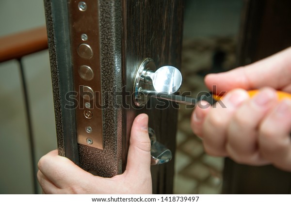 door lock repair