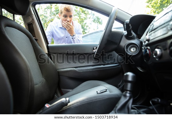 Man Forgot His Key\
Inside Locked Car