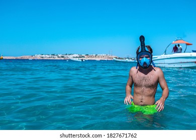 Download Full Face Snorkel Mask Images Stock Photos Vectors Shutterstock Yellowimages Mockups