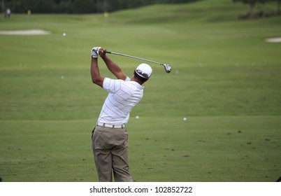 man golf swing