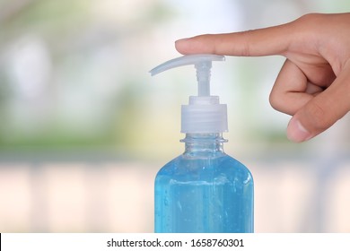 432 Girl Hands Shampoo Pump Images, Stock Photos & Vectors | Shutterstock