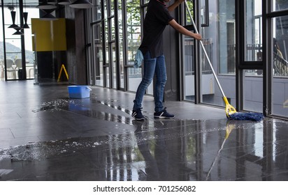 The Man Mop Floor.