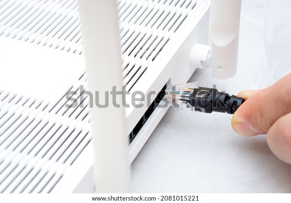 432 Router setup 图片、库存照片和矢量图 | Shutterstock