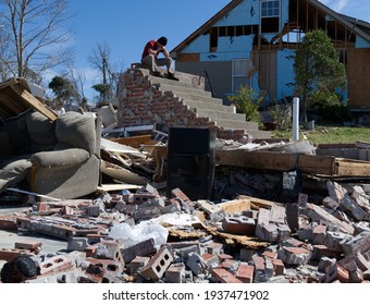 3,206 Destroyed homes tornado Images, Stock Photos & Vectors | Shutterstock