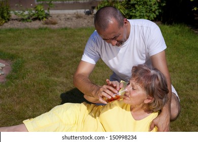 Man Supplied Old Woman With Heat Stroke