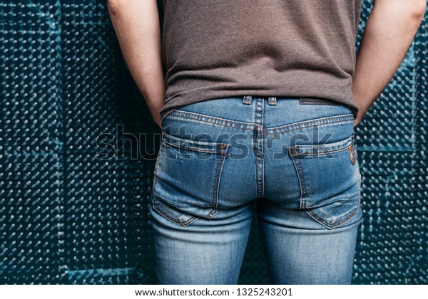 guys in tight skinny jeans