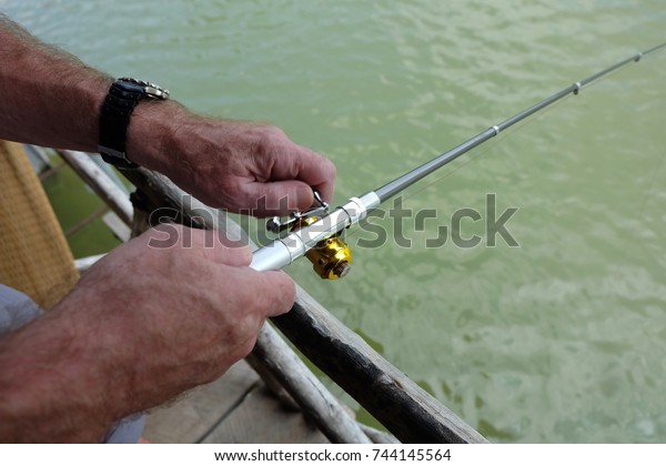 how to use a fishing rod