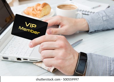 Man uses VIP member card on the internet