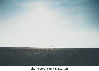 182,240 Walking Horizon Images, Stock Photos & Vectors 