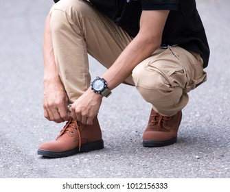 Man wearing cargo panties, outdoor