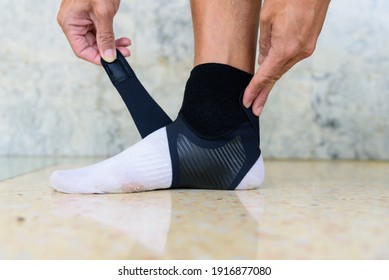 The man were Ankle support lightweight and press ankle protection anti-sprain running breathable