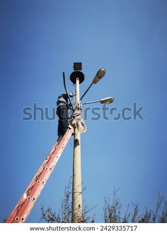 Man work in Hightower hardworking