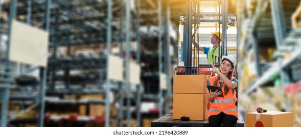 Manager  using tablet Checke-Commerce Online Orders e-businessonline. In store Background Warehouse Retail Center with  boxes global logistics network  Products Delivery Infographics in Logistics