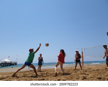 Manavgatantaluaturcia07182021two Amateur Tourist Teams Play Volleyball ...