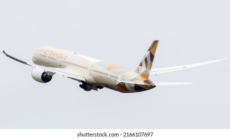 Manchester Airport, United Kingdom - 26 May, 2022: Etihad Airways Boeing 787 (A6-BMA) Departing For Abu Dhabi, United States,