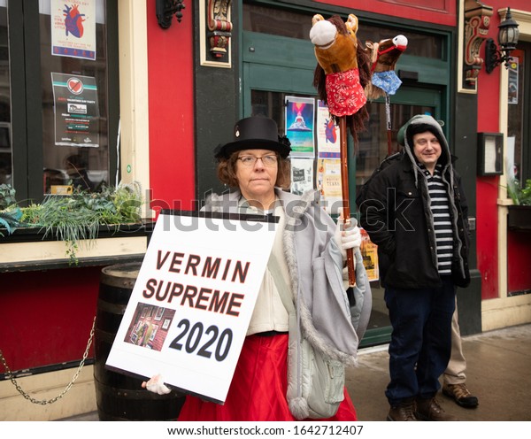 MANCHESTER, NEW HAMPSHIRE, USA\
- FEBRUARY 11, 2020: A supporter of Libertarian 2020 presidential\
candidate Vermin Supreme is seen in downtown Manchester, New\
Hampshire.