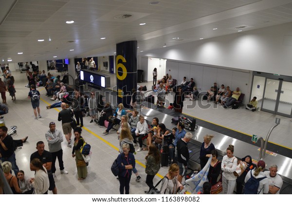 manchester airport baggage reclaim