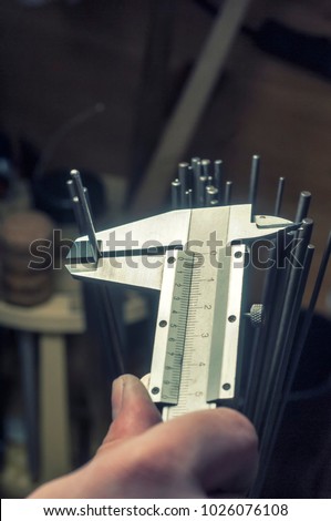 Mandrel is the core for the shaping of the blanks. The crossbars come in different sections (round, oval, square) and sizes, for different purposes.