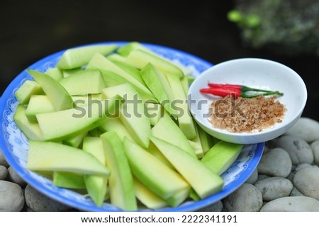 Mangifera indica - green mango with chili salt
