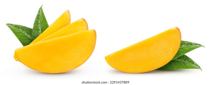 Trozo de mango. Mango orgánico fresco con hojas aisladas en fondo blanco. Mango con ruta de recorte