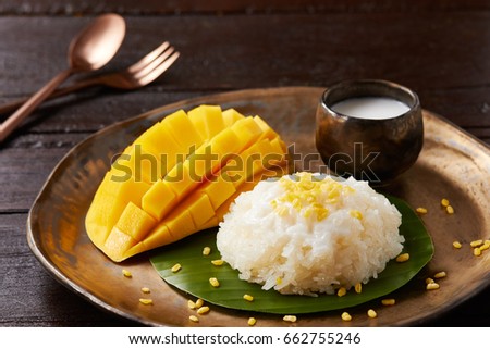 mango with sticky rice , Thai dessert 