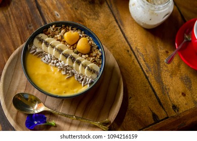 Mango Tango Smoothie Bowl