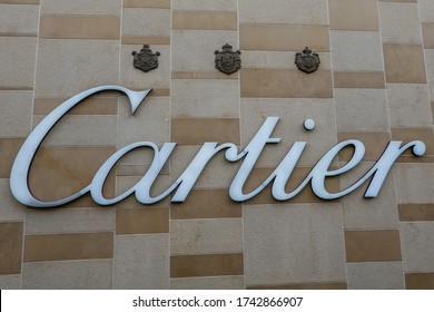 MANHASSET, NEW YORK - APRIL 18, 2020: Cartier Store In Americana Manhasset. Americana Manhasset Is An Upscale, Open-air Shopping Center Located In  New York's Suburb