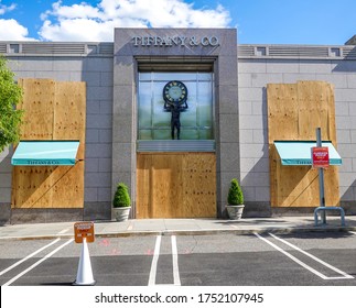 MANHASSET, NEW YORK - JUNE 7, 2020: Tiffany & Co Store Boards Up As A Precaution To Prevent Looting Of The Store In Americana Manhasset Luxury Shopping Mall