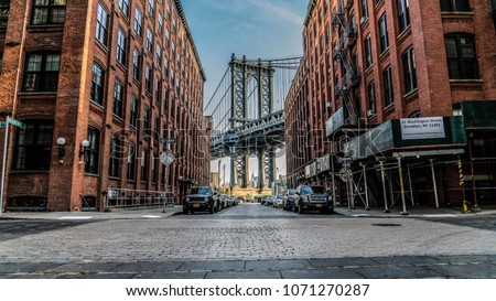 Manhattan Bridge through the eyes of Brooklyn