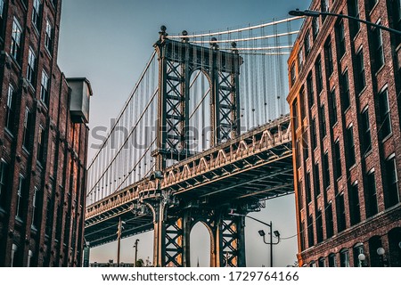 Manhattan Bridge through the eyes of Brooklyn