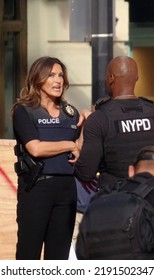 Manhattan, NY - August 18, 2022: Mariska Hargitay And Mehcad Brooks Filming Law And Order