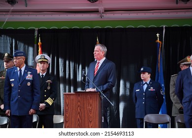 Manhattan, USA - 11. November 2021: Military Air Force Officials Standing On Podium Next To NYC Mayor Bill De Blasio