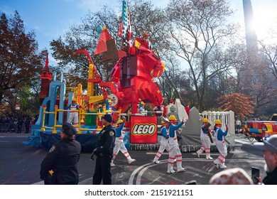 Manhattan, USA - 24. November 2021: Lego Parade Float In NYC During Thanksgiving Parade And Macys Parade. Lego Games