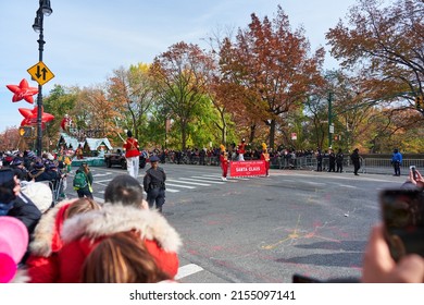 Manhattan, USA - 24. November 2021: Santa Claus Parade Float Banner At Thanksgiving Parade In NYC