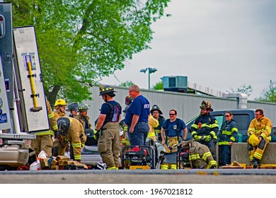 Manheim, Pa USA May 02, 2021 Emergency Response Training For Firefighters Involving Rescue From Simulated Vehicle Crashes.