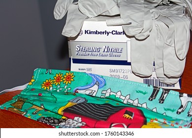 Manheim, Pa./USA-June20, 2020: Kimberly Clark Gloves And A Face Mask To Contain Covid-19