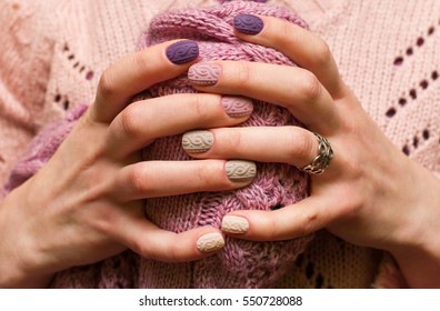 manicure knitted fingers