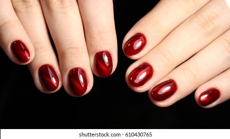 Manicure Nails Red Cat's Eye