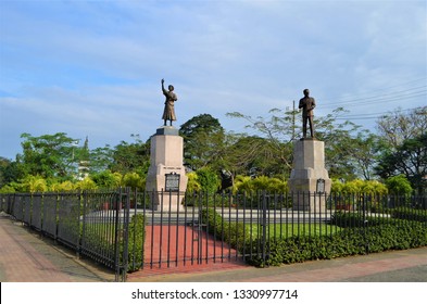 Manila, Philippines On January 15, 2015. The Monument Of The Husband And Wife, President Corazon Aquino And Political Leader Benigno Aquino Jr. In A Small Square Near Luneta Park.