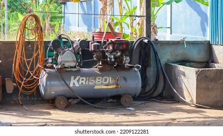 Manokwari, Indonesia, October 2, 2022, A Compressor Machine Used By The Workshop When Serving Customers