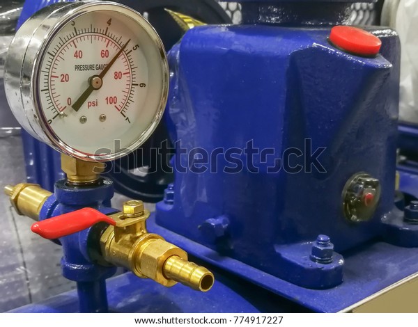Manometer for air control\
with red pipe