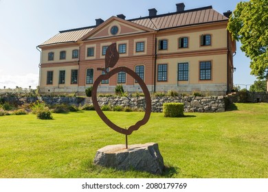 Åkerö Manor Sweden - Augusti 23, 2021: A Manor House In Södermanland On Sunny Summer Day.