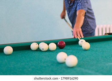shoot pool