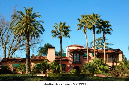 Mansion In California With Palm Trees