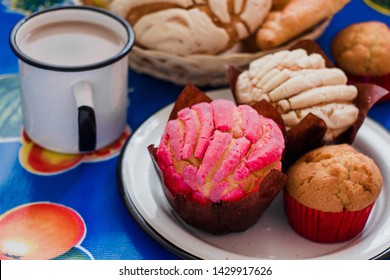 Manteconchas, sweet mexican bread, traditional bakery in Mexico, Mexican pastries concha