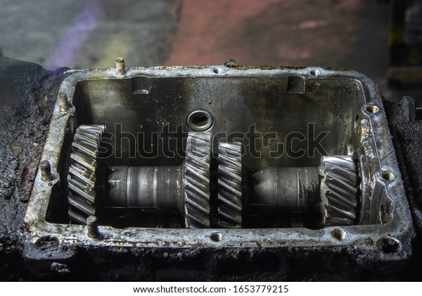 manual gearbox\
collision and transmission\
