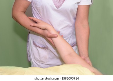 Manual Lymphatic Drainage (MLD) Is A Part Of Complete Decongestive Therapy (CDT) To Reduce Edema, Control And Management Lymphedema.  Gentle Massage,  Rehabilitation After Cancer Surgery And Treatment